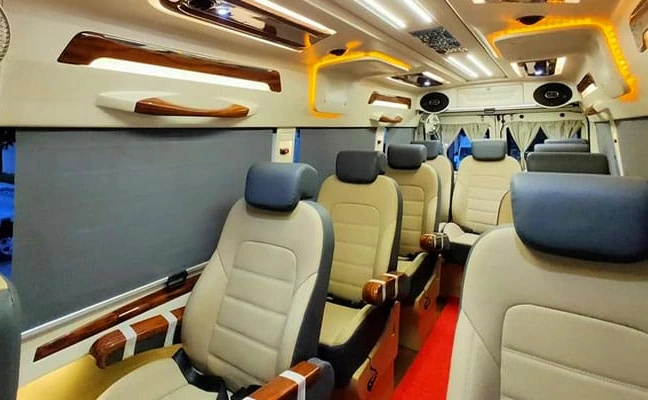 Tempo Traveller Maharaja